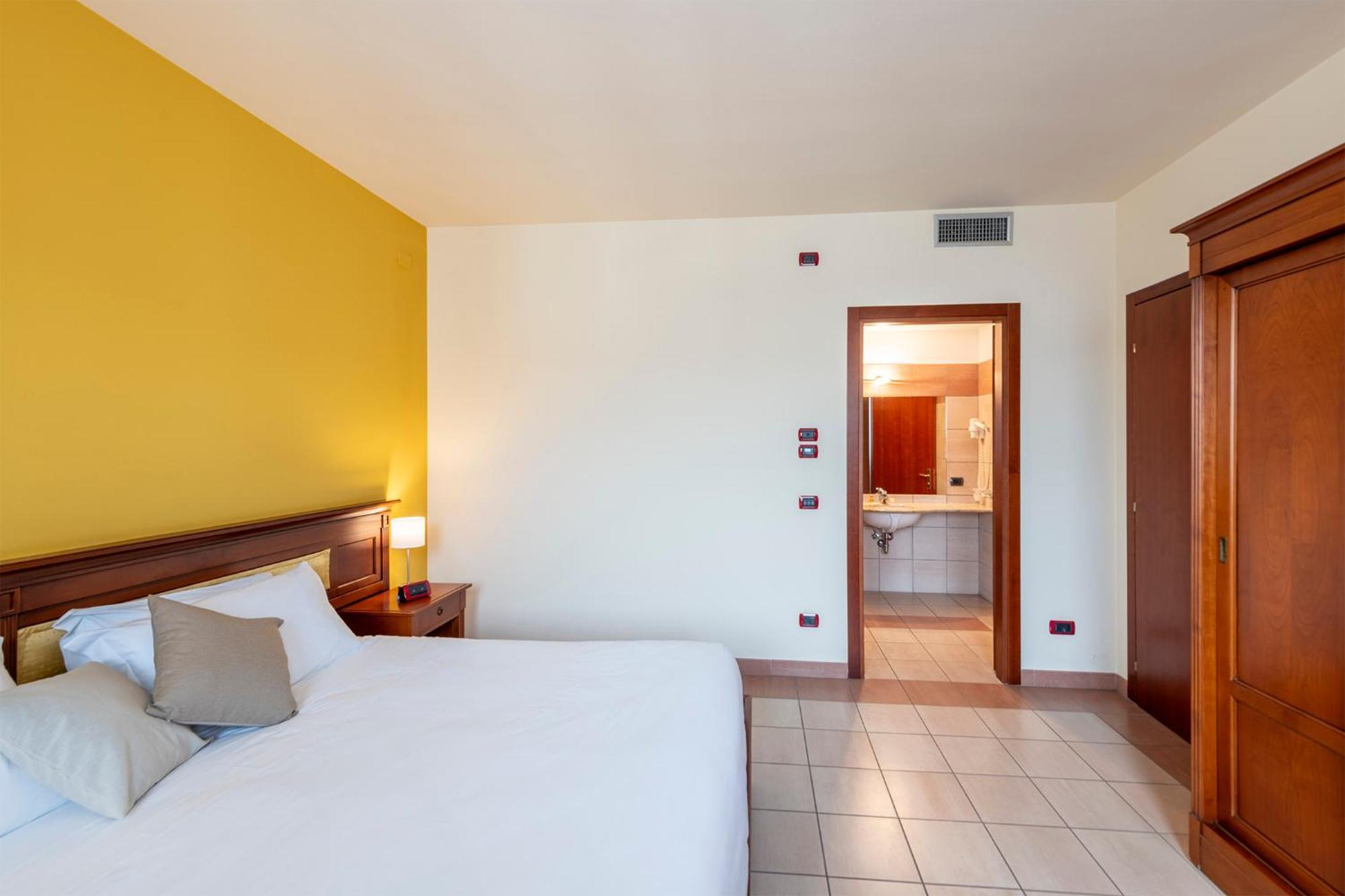 Hotel Vecchio Casello Castelleone Экстерьер фото