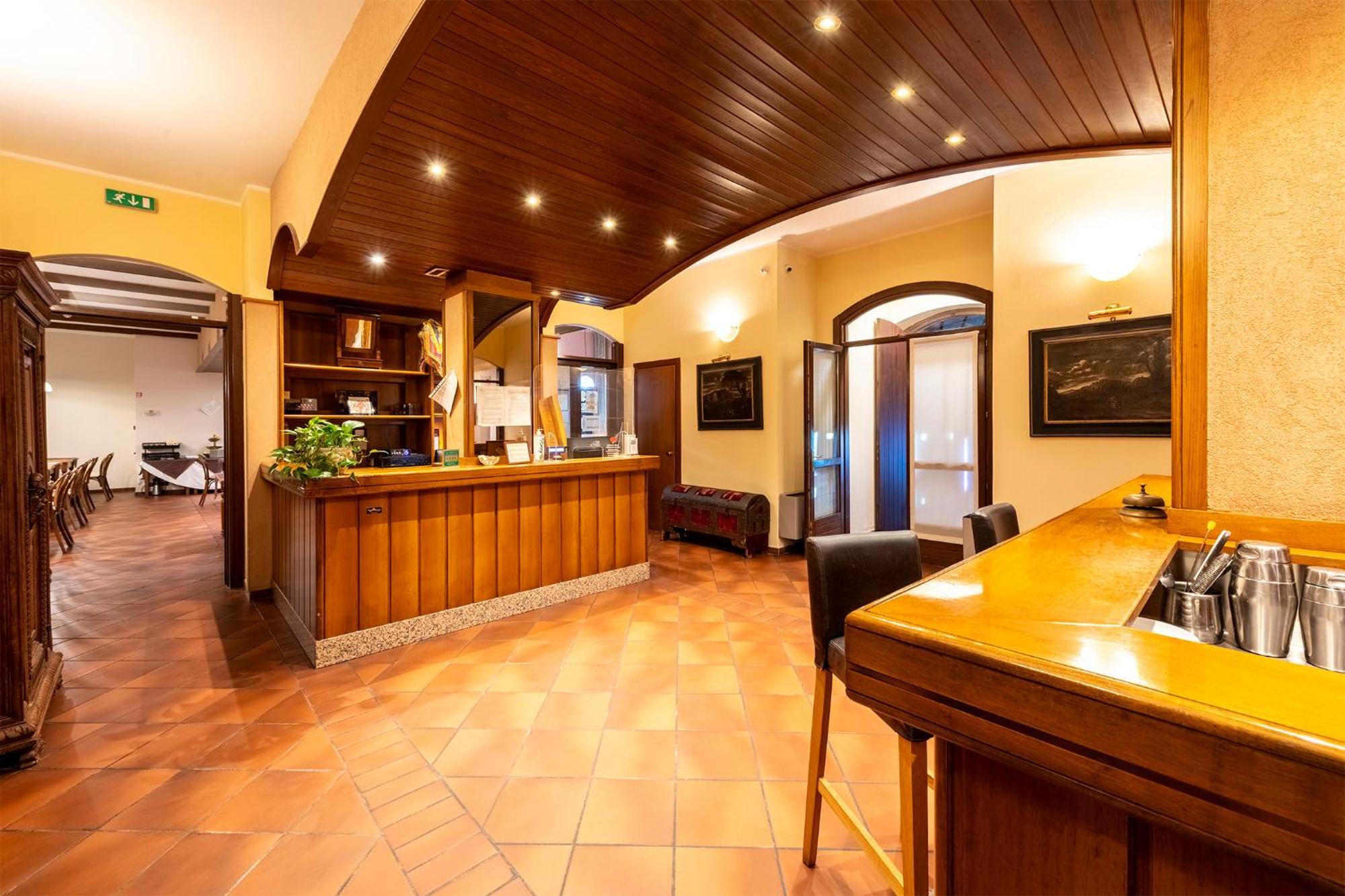 Hotel Vecchio Casello Castelleone Экстерьер фото