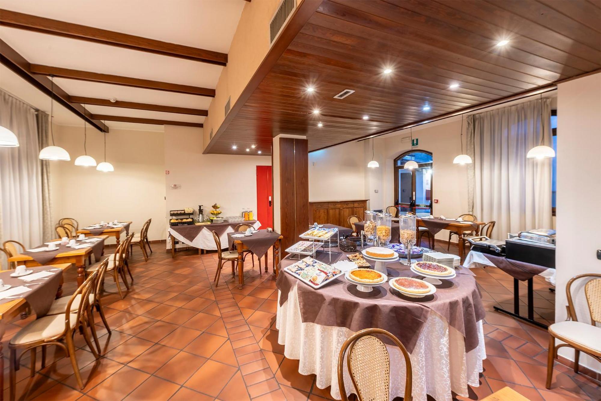 Hotel Vecchio Casello Castelleone Экстерьер фото