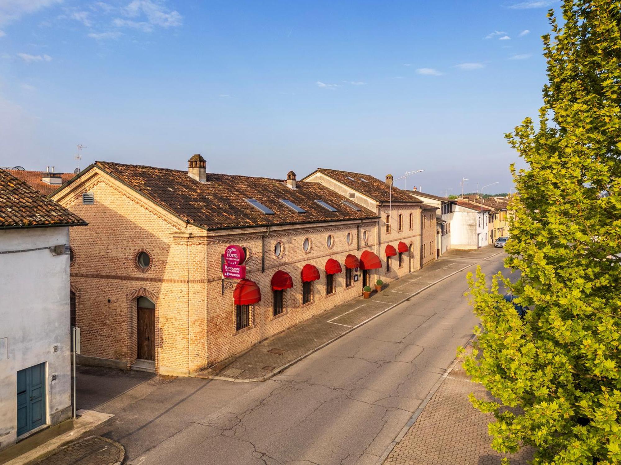 Hotel Vecchio Casello Castelleone Экстерьер фото