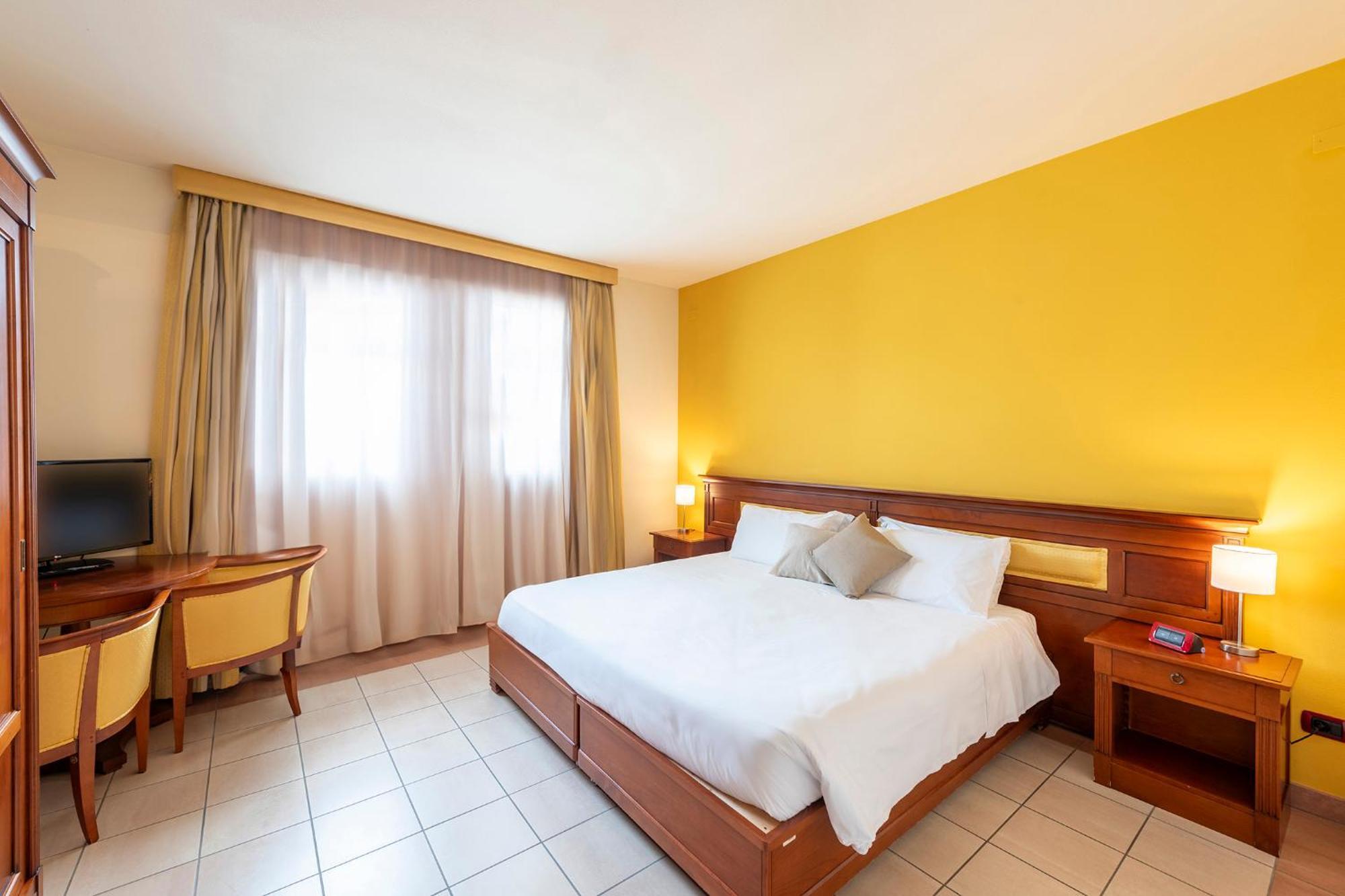 Hotel Vecchio Casello Castelleone Экстерьер фото